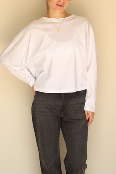 Remera Barry - Mor Showroom