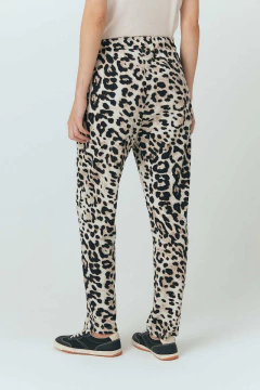 Pantalón Jaguar en internet