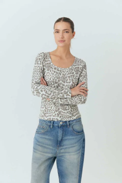 Remera Felina