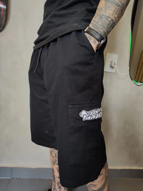 BERMUDA SARJA CARGO CORTE