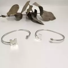 Semiesclava inicial y una bolita de plata