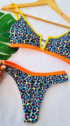 Bikini Estampadas c/V en Escote y Less - comprar online