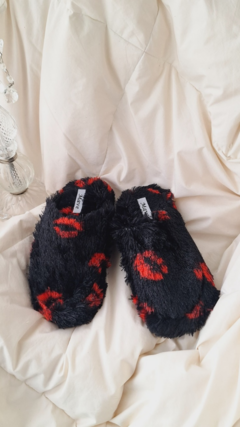 Pantuflon Dama Piel Negro Besos - comprar online