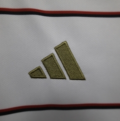 Camisa do Flamengo Branca 23/24 na internet