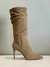 Bota Slouchy Cano Longo Salto Fino Couro Nobuck Bege Carrano - comprar online