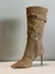 Bota Slouchy Cano Longo Salto Fino Couro Nobuck Bege Carrano na internet