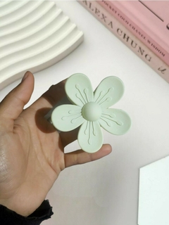 Broche Hawaiiano Blanco CD5601 - comprar online
