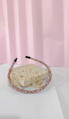 Tiara Delicada Luxo Strass Pedraria na internet