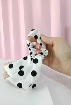 Xuxinha Scrunchie de Lenço na internet