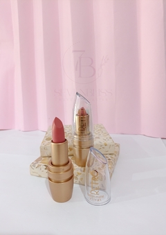 BATOM RETRÔ - VIVAI DE VOLTA A EXPERIÊNCIA DOS ANOS 60 - SevenBliss makeup