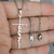 "Elevação Personalizada: Colares e Pulseiras com Cruz Pingente - Joias Únicas e Significativas
