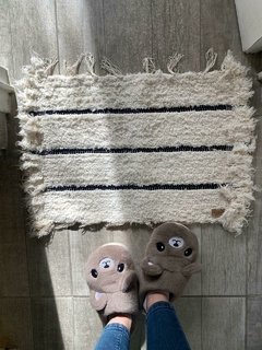 Alfombra chica en crudo con rayas - comprar online