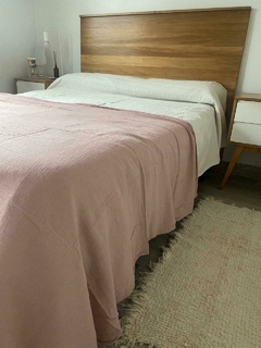 Pie de cama rosa