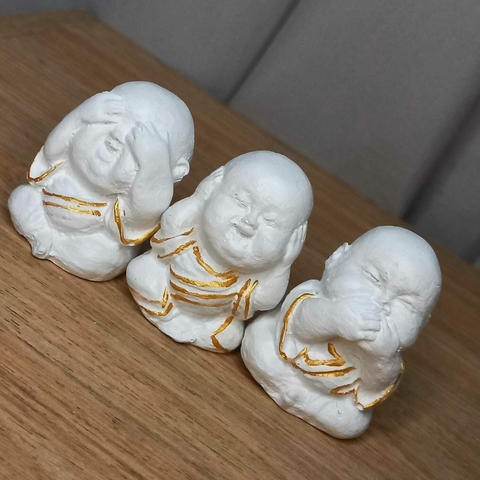 Budas x 3