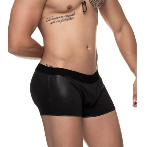 Cueca boxer masculina em cirre, na cor preta, destacando o design moderno e confortável.
