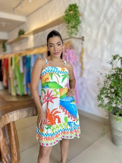 Vestido curto decote reto