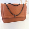 Bolsa Cluth Caramelo Alça Corrente