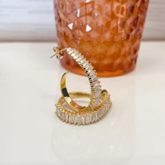 Brinco Argola Oval Zirconias Baguete 30mm Banhado a Ouro - comprar online