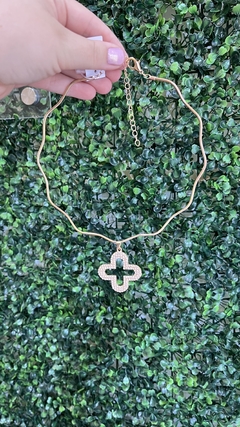 Chocker Aro Trevo Vazado Cravejado GG Banhada a Ouro na internet