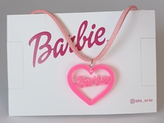 COLLAR CORAZÓN BARBIE GAMUZA