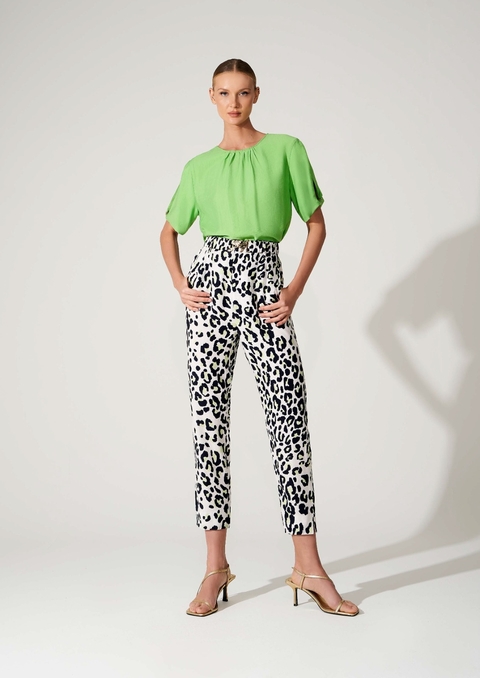 Blusa com detalhe nas mangas