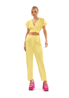 Blusa decote v com aviamento azul bic