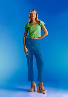 Calça detalhe pregas