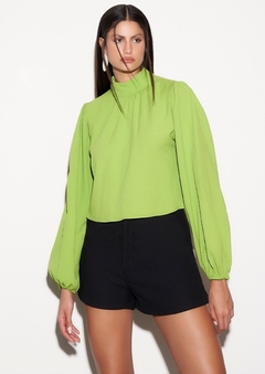 BLUSA COM MANGAS LONGAS