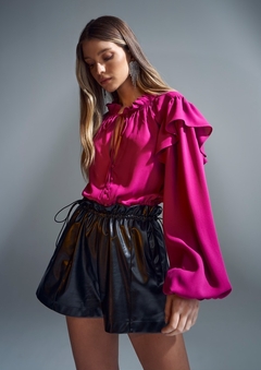 BLUSA COM BABADOS