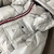 Jaqueta Moncler na internet