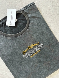 REMERA DIFFERENT - comprar online