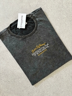 REMERA DIFFERENT