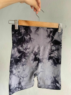 Short Batik Gris