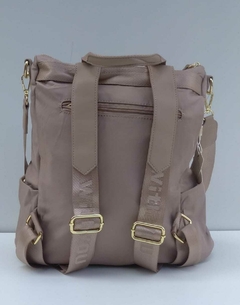 Mochila Versátil Patrícia na internet