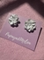Aretes flor blanca