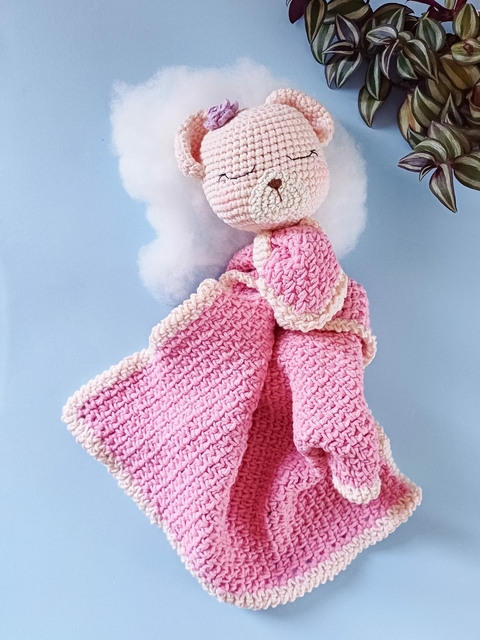 Naninha Ursa com Manta Amigurumi