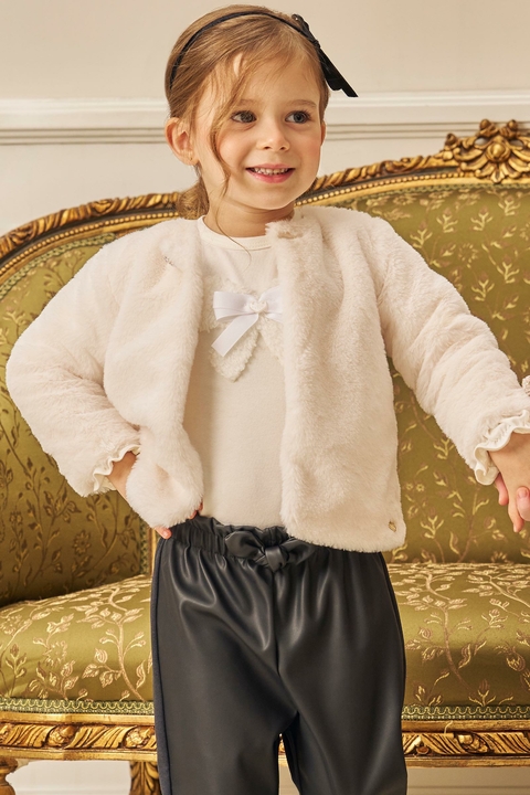 Casaco em Pelo Off White Kukiê