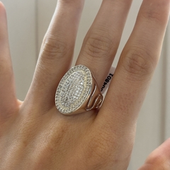 Anillo de plata con varios cubics blancos
