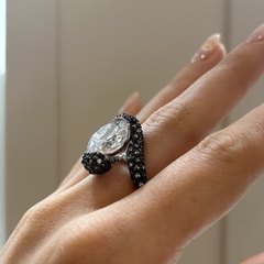 Anillo de plata con cubics y detalles negros - comprar online