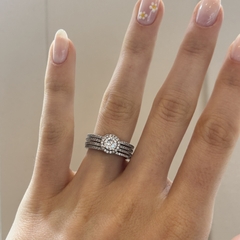 Anillo de plata con cubics