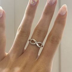 Anillo de plata infinito con cubics