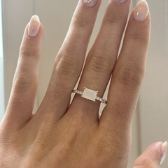 Anillo de plata con cubics