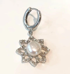 Aros Argolla con Flor y Perla - Carey joyería y relojería