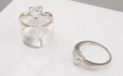 Anillo con cubic corazón y lateral oro - comprar online