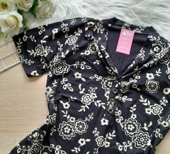 Blusa feminina plus size camisa preta estampada - comprar online