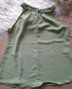 Blusa regata feminina alça trançada verde na internet