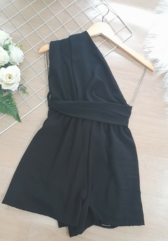 Macaquinho feminino preto multiformas curto - comprar online