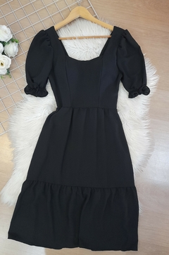 Vestido midi manga curta preto com bojo