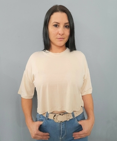 Cropped Oversized nude manga curta gola redonda