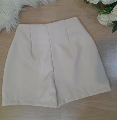 Shorts feminino social inspiração Zara off white - comprar online